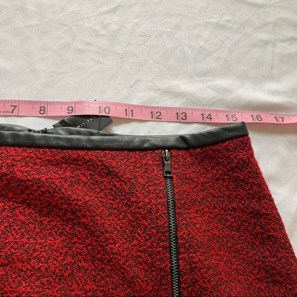 The limited look of tweed skirt with lining - Picture 4 of 11